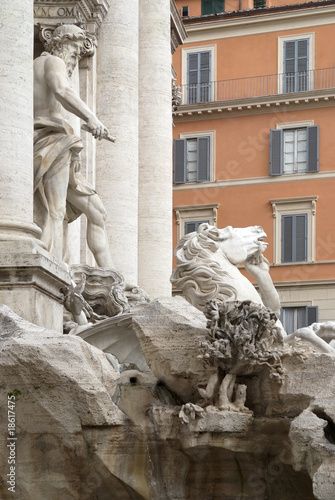 Roma, fontana di Trevi (part.)