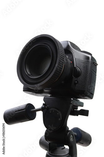 dslr camera isolated on white background