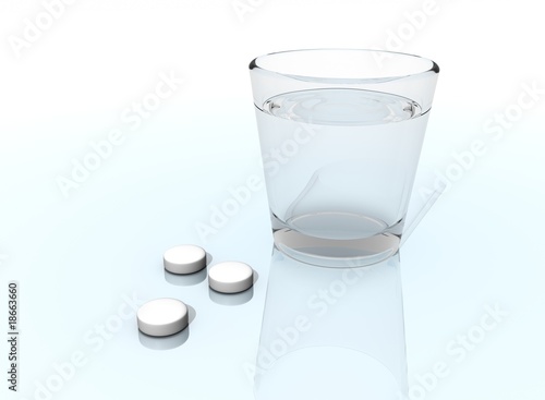 vaso y pastillas photo