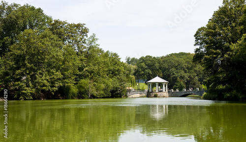 фотографія Gazebo and Walkway Across Green Lake