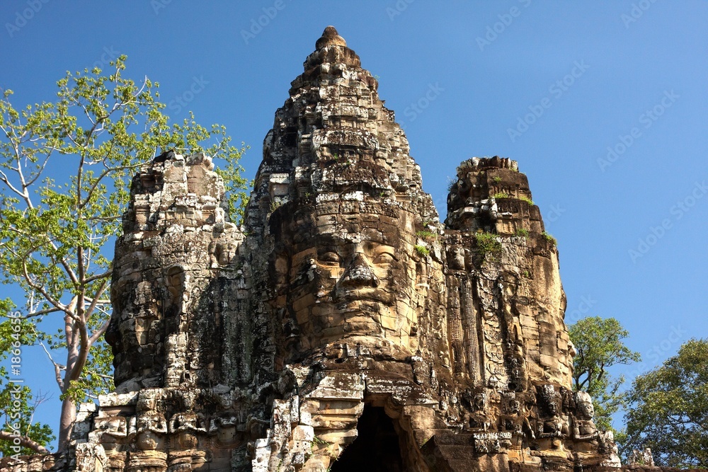 Angkor thom south entrance gate