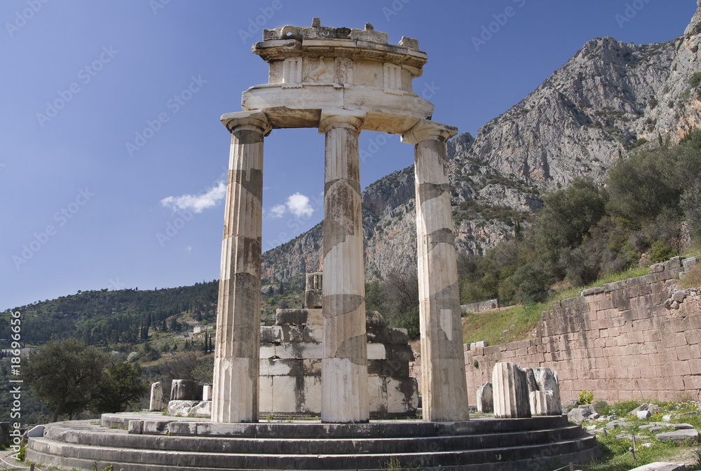 Templo de Atenea en Delfos