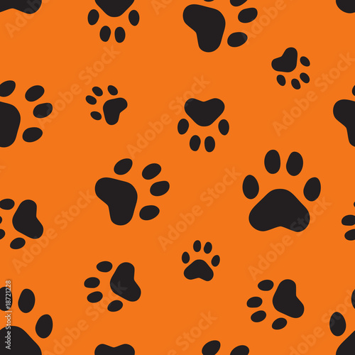 Seamless pattern with traces