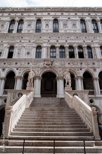 architectural details of Doge's Palace © Irena Kofman