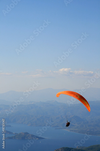 paragliding in Oludeniz © Morenovel