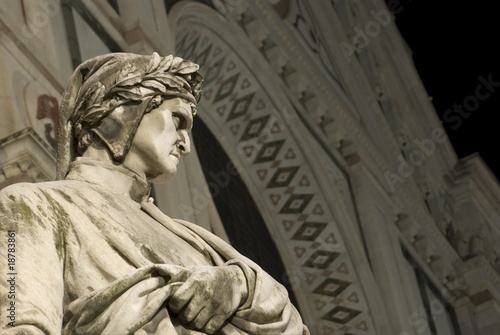 Firenze, piazza Santa Croce, statua di Dante 2
