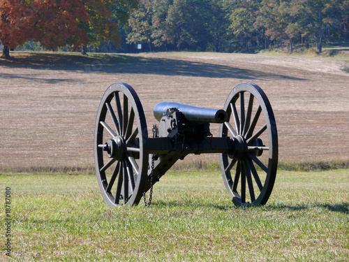 Billede på lærred War Gun in Battle Field