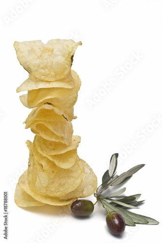 Torre de patatas fritas en aceite de oliva. photo