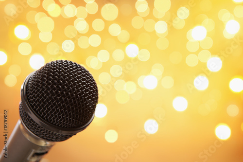 Obraz na płótnie Microphone with blur light