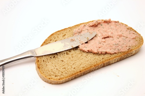 Brot mit Leberwurst photo