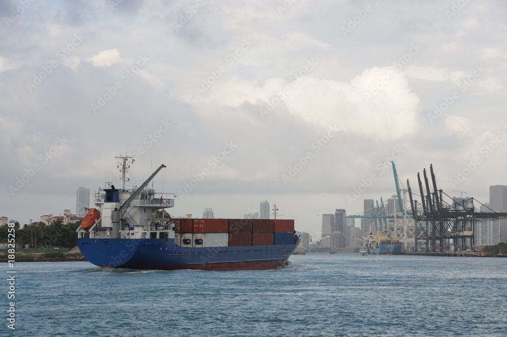 Cargo ship transporting containers to Miami port