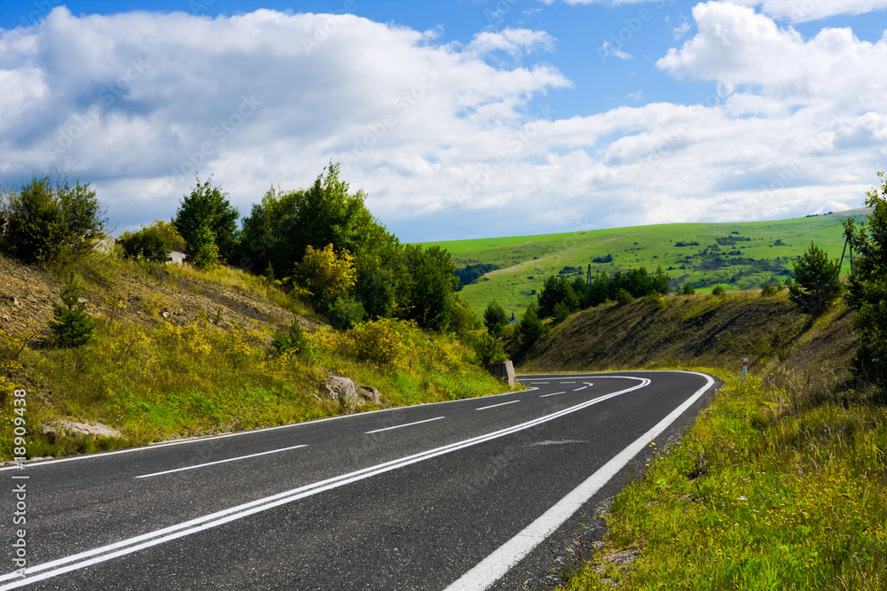 Naklejka premium Mountain Road