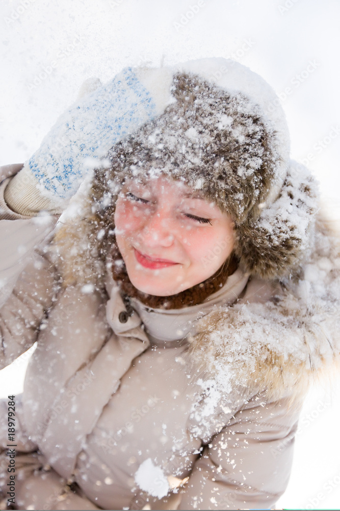 snowing girl snowing girl