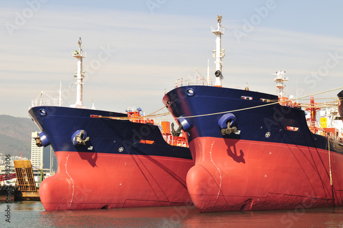 Fotografija Tankers in shipyard