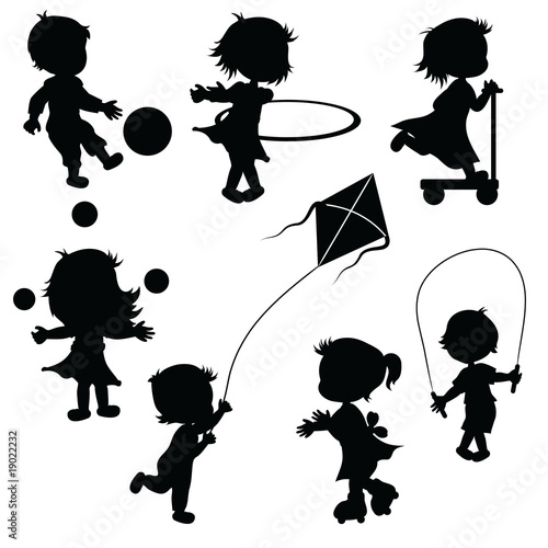 silhouettes children playing