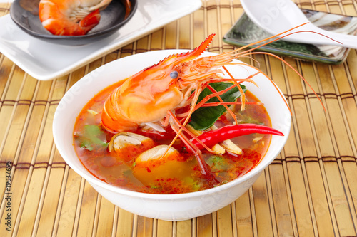 thai tom yum soup - hot and sour soup
