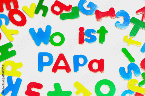 Wo ist Papa  in bunten Buchstaben