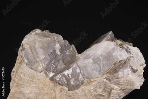 Bergkristall mit Kalkstein