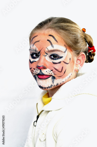 Tablou pe pânză Girl with drawing by mask tiger