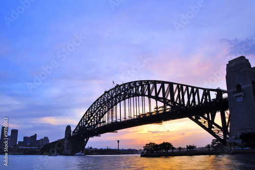 Fototapeta Naklejka Na Ścianę i Meble -  Sydney Harbor Bridge at Sunset