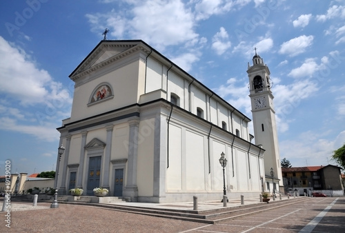 Tipica chiesa italiana - Mercallo