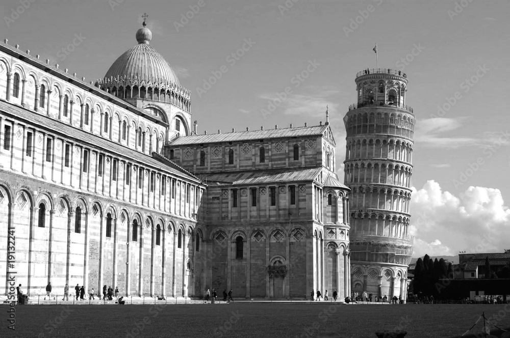 Piazza dei miracoli, with the Basilica and the leaning tower