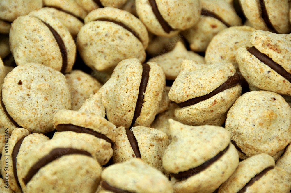 Obraz premium Haselnuß-Japonais mit Nougat-Füllung aus der Schweiz