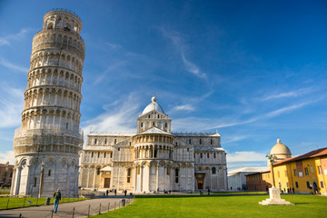 Fotobehang De scheve toren Piazza dei Miracoli met kathedraal  © Luciano Mortula-LGM