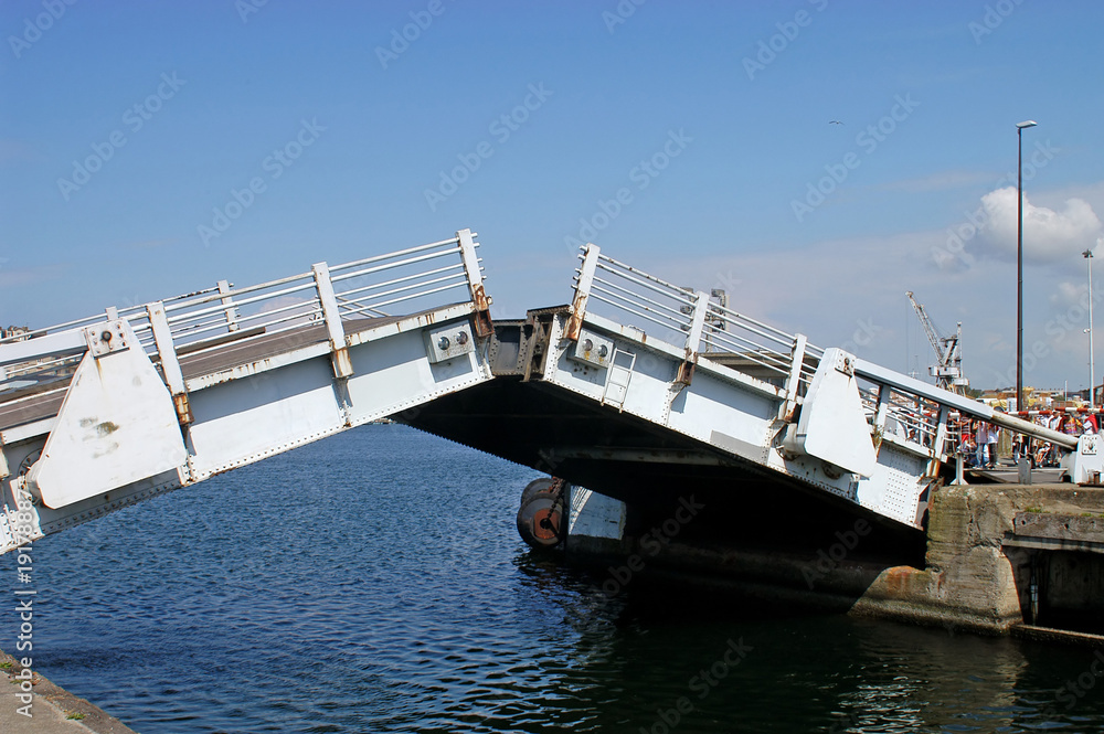 Ponte mobile - St Malo - Francia