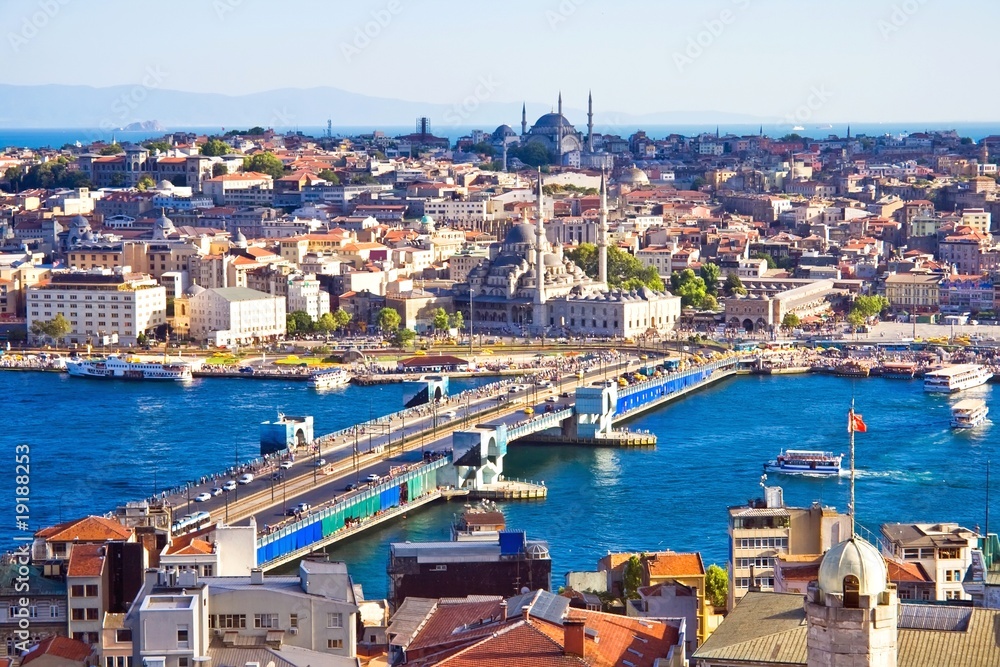 Fototapeta premium Most nad Złotym Rogiem w Stambule
