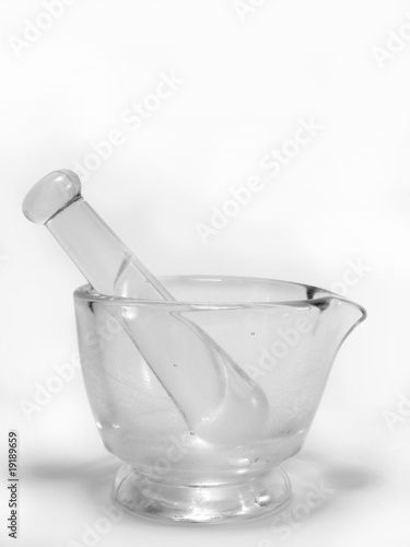 Canvastavla Glass mortar and pestle on white background