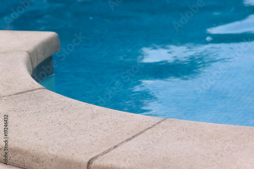 Tableau sur toile margelle de piscine