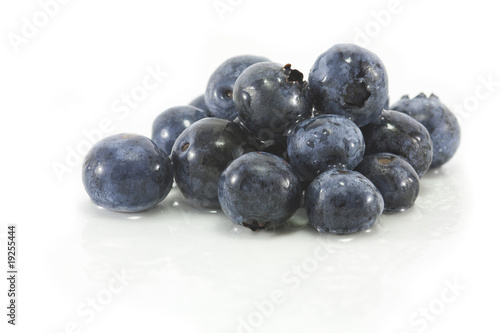 Fotografija Blackberries on white
