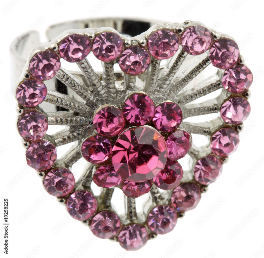 bague fantaisie "diamant" rose fond blanc Stock Photo | Adobe Stock