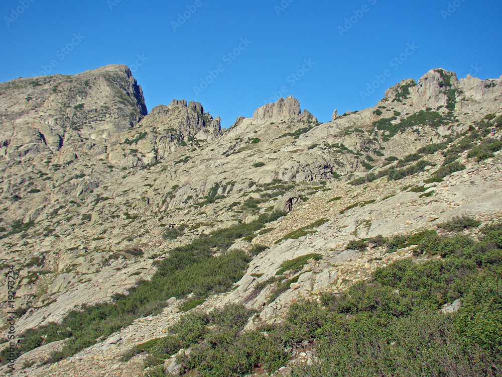 Corse, sur le GR20 (étape 9) : vue sur la Punta Muratellu