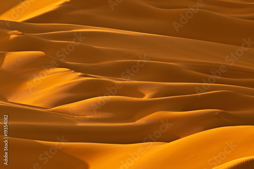 desert dunes © amriphoto.com