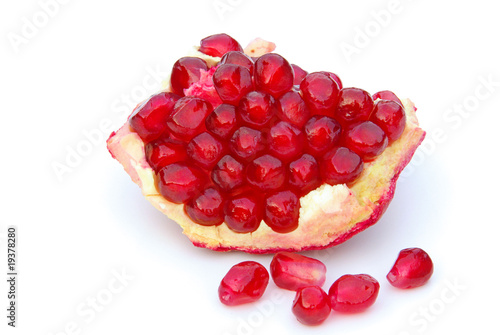 Granatapfel freigestellt - pomegranate isolated 04