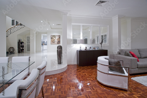 Obraz na plátně Luxurious living room with wooden flooring