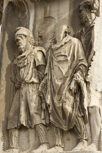 bas relief vertical de l'arc de Septime Sévère © Ch.Allg