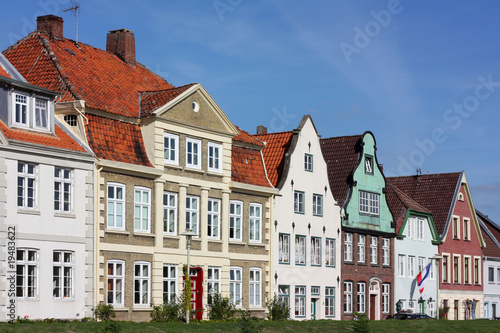 Historische H  userzeile in Gl  ckstadt  Schleswig-Holstein