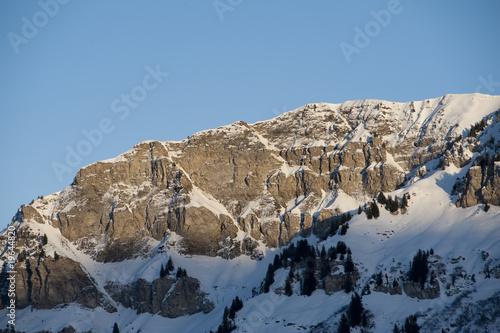 Paysage de montagne sous la neige, Areches, Savoie, France
