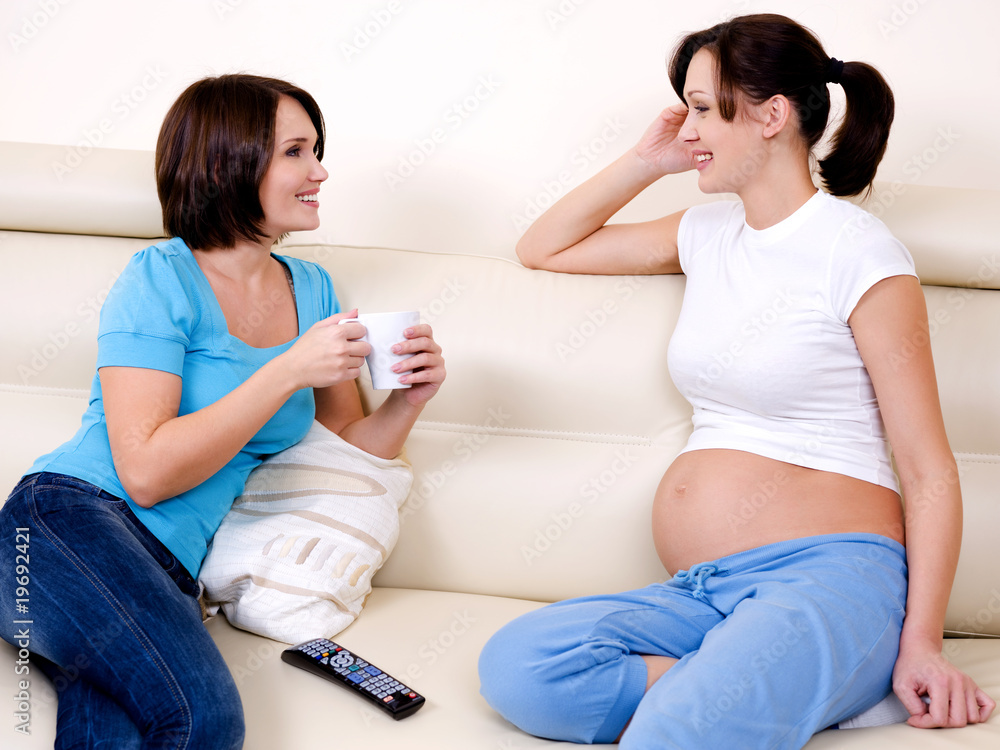 pregnant woman communicates with the girlfriend pregnant woman communicates with the girlfriend