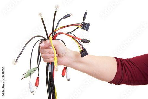 Viele Kabel in Hand
