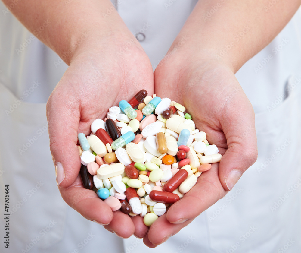 Tabletten in der Hand Tabletten in der Hand