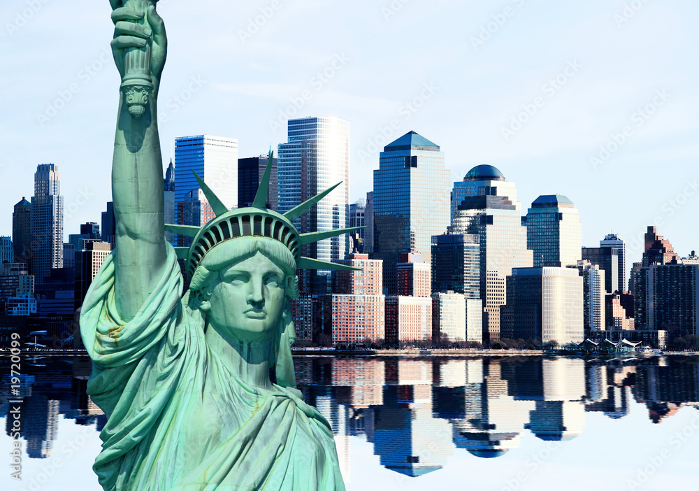 Obraz premium Lower Manhattan skylines at sunset