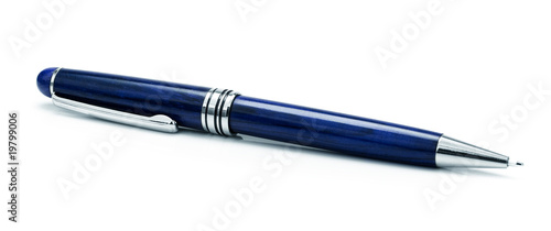 image d'un stylo à bille bleu isolé sur fond blanc photo