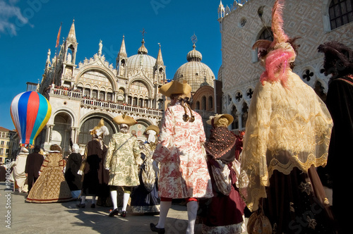 Carnevale di Venezia - Maschere photo