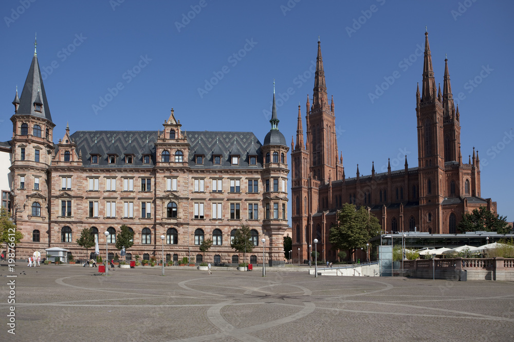 Wiesbadener Rathauses mit der Marktkirche