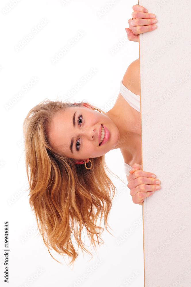Jugendliche hinter Wand Jugendliche hinter Wand