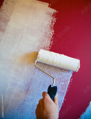 peinture blanche au rouleau